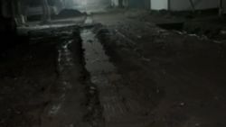 Житель Бишкека просит звершить установку труб и отремонтировать дорогу на улице Саадаева