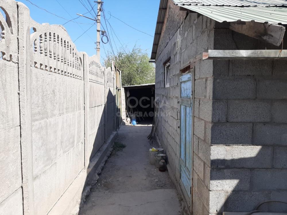 Продаю дом 3-ком. 94,2кв. м., этаж-1, 4-сот., стена кирпич, мкр. Пишпек, ул. Крылова.