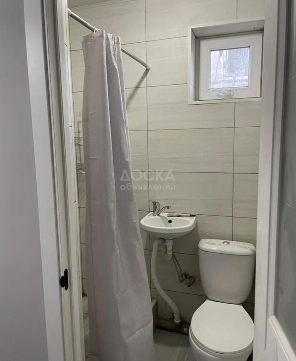 Сдаю 1-комнатную квартиру, 35кв. м., этаж - 1/1, Мадина.