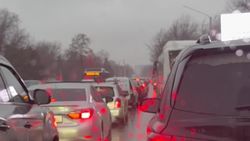 Житель жалуется на работу умных светофоров