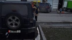 В Джал-23 рядом со школой №72 машина закрыла выход из сквера В Джал-23 рядом со школой №72 машина закрыла выход из сквера