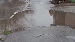 Лужа после дождя на Дзержинского—Пролетарской образовывается из-за отсутствия ливнеприемника и трубы, - мэрия