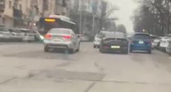 На улице Киевская щебни на дороге создают аварийную ситуацию, - житель На улице Киевская щебни на дороге создают аварийную ситуацию, - житель