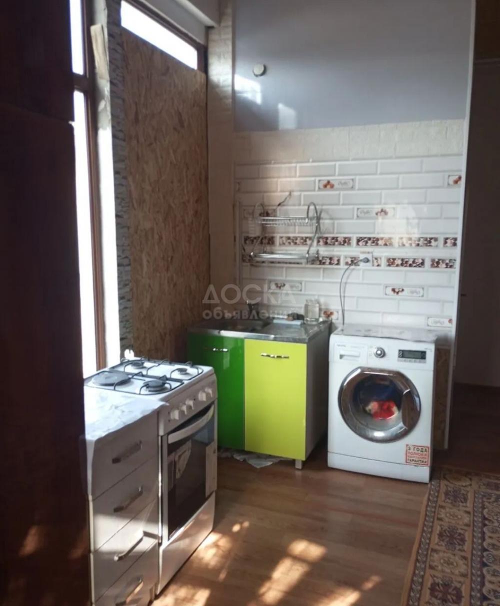 Сдаю 1-комнатную квартиру, 34кв. м., этаж - 1/2, кок жар.