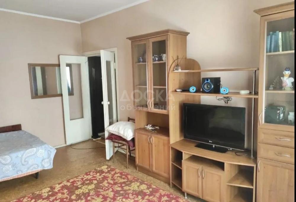 Сдаю 1-комнатную квартиру, 35кв. м., этаж - 9/9, 12мкр.