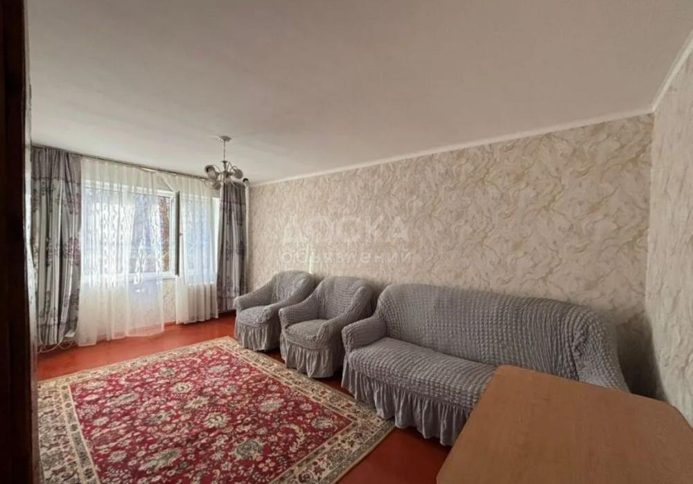 Сдаю 1-комнатную квартиру, 34кв. м., этаж - 1/4, 9 мкр.