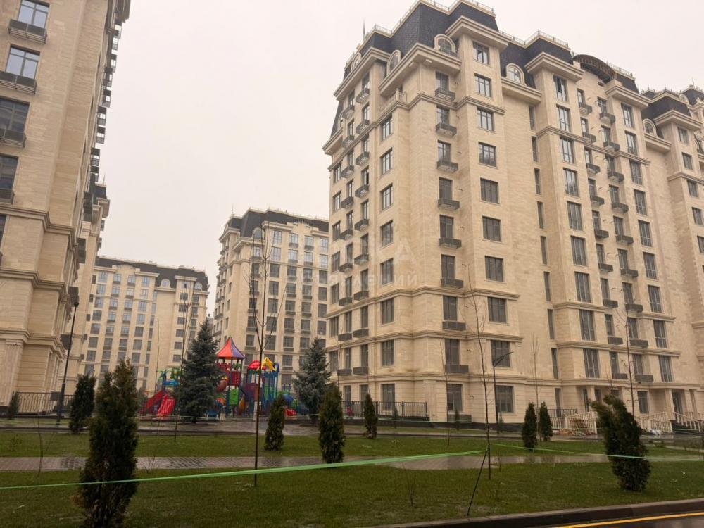 Продаю 1-комнатную квартиру, 52кв. м., этаж - 10/10, мкр.Асанбай.