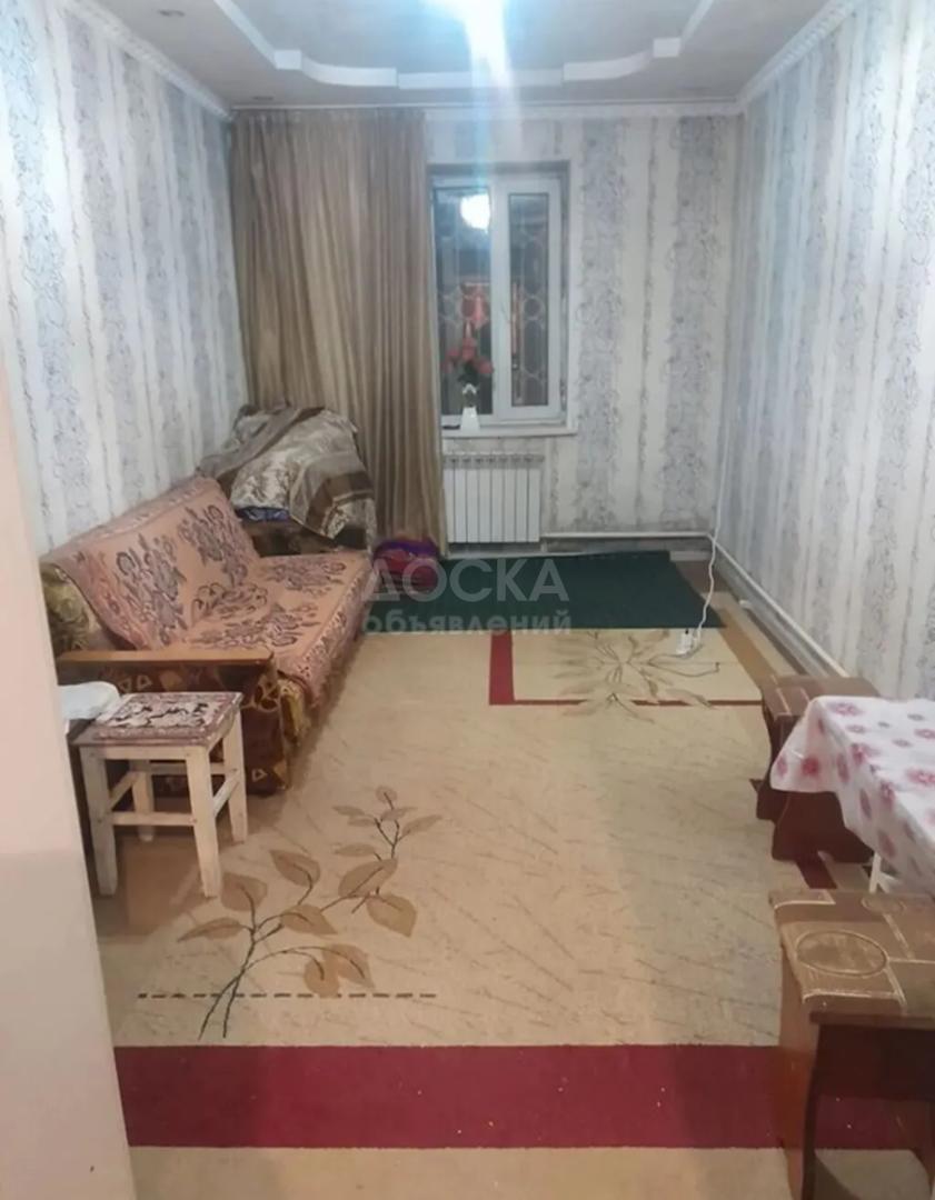 Сдаю 1-комнатную квартиру, 34кв. м., этаж - 1/3, рынок Баят.