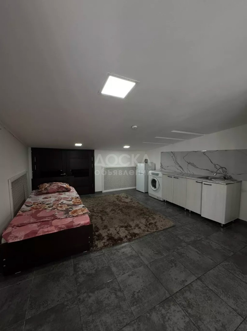 Сдаю 1-комнатную квартиру, 34кв. м., этаж - 3/3, Азия Молл.