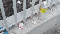 Почему на новой остановке возле Восточного автовокзала нет урн для мусора?, - житель