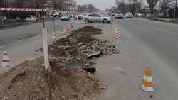 В Лебединовке при строительстве дороги не установлены знаки безопасности и освещение В Лебединовке при строительстве дороги не установлены знаки безопасности и освещение