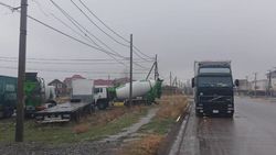 Жители ж/м Рухий Мурас просят построить тротуар и благоустроить сквер на улице Анкара