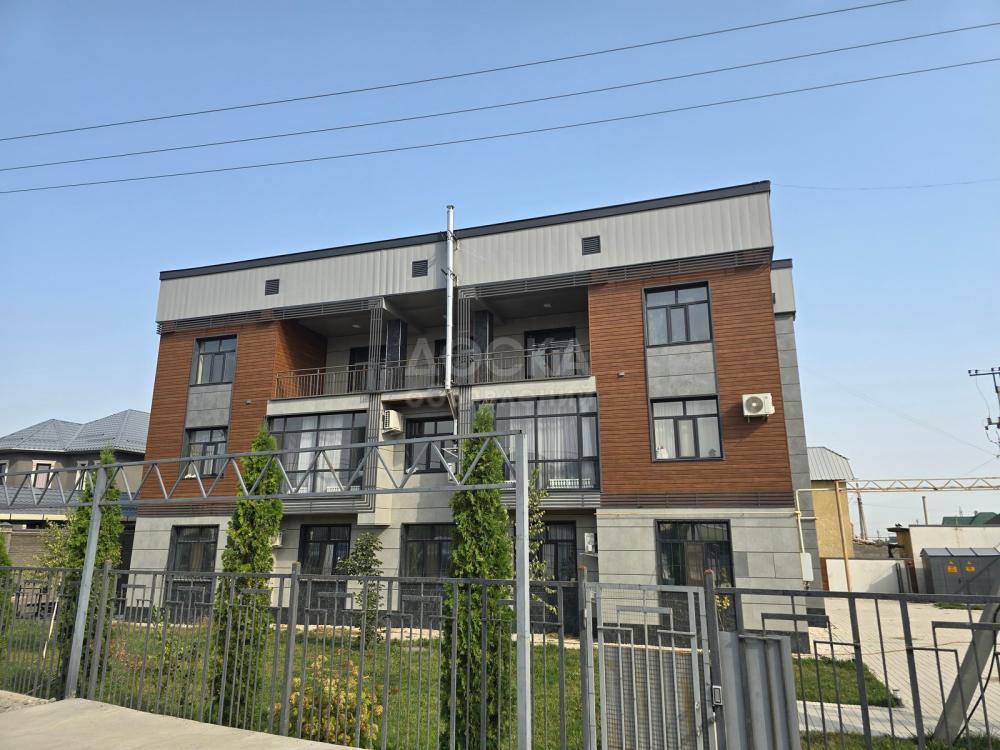 Продаю 5-комнатную квартиру, 252кв. м., этаж - 3/3, Ынтымак. Чон-Арык.