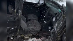 На дороге Жалал-Абад—Ош произошло ДТП с участием легковой машины и буса