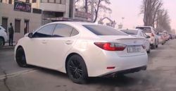 Водитель за рулем «Лексуса» совершил разворот через двойную сплошную