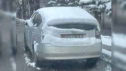 В мэрии ответили по машине, которая стоит на проезжей части на улице Донецкой