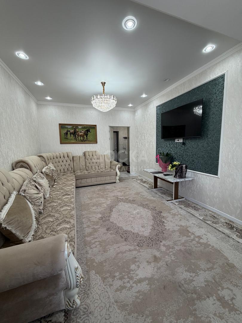 Продаю 2-комнатную квартиру, 72кв. м., этаж - 2/13, 7 микрорайон, ЖК "Бекташ". 134500$.