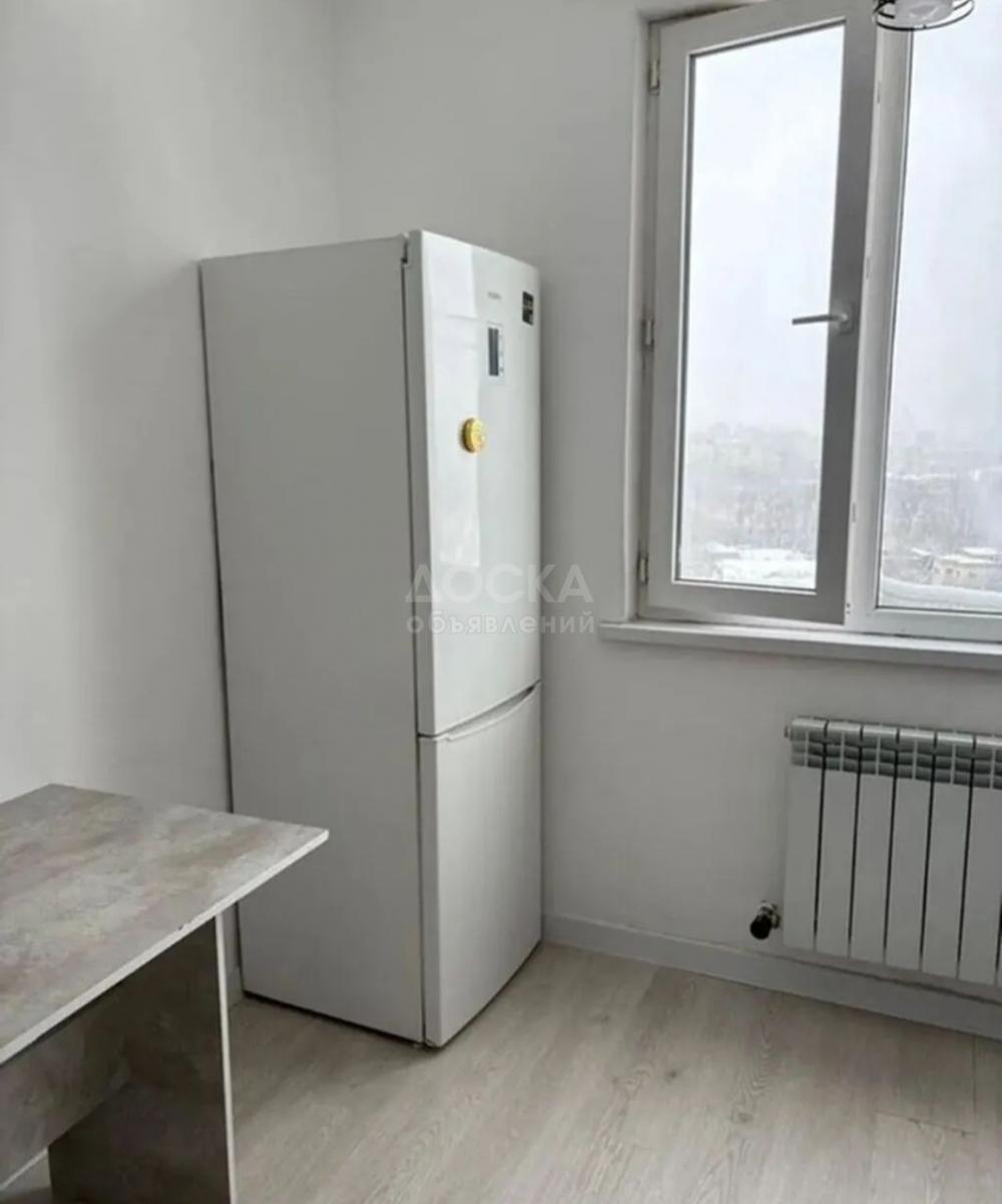 Сдаю 1-комнатную квартиру, 35кв. м., этаж - 9/9, магистраль .