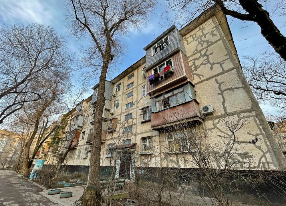 Продаю 2-комнатную квартиру, 43кв. м., этаж - 1/4, 9 мкр..