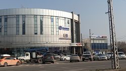 На Жибек Жолу—Ибраимова машины паркуются в неположенных местах