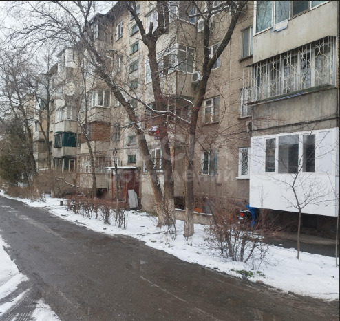 Продаю 2-комнатную квартиру, 46кв. м., этаж - 2/5, Боконбаева/Правда.