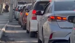 На Дэн Сяопина—Садыгалиева перекрыта главная дорога, на соседних улицах пробки