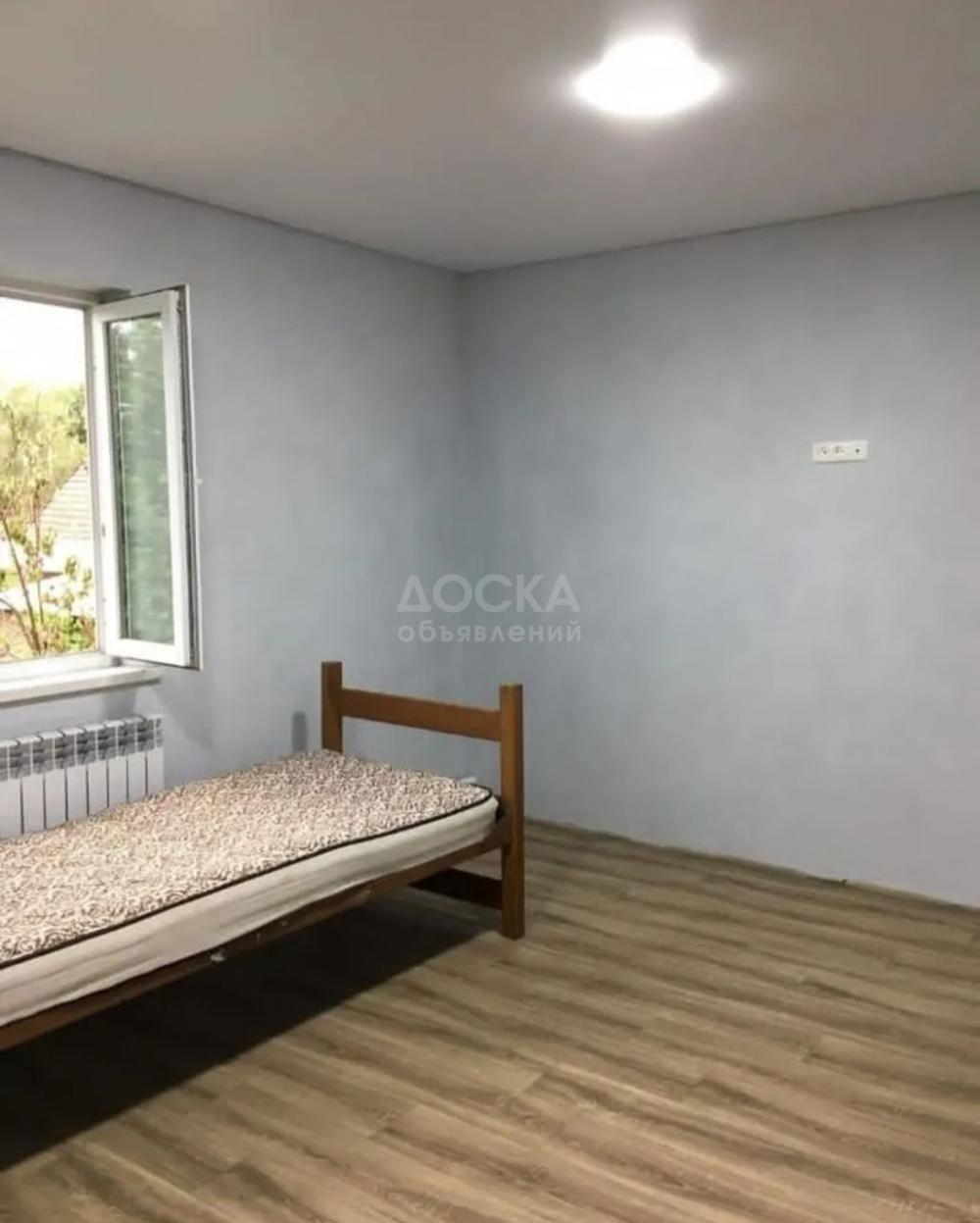 Сдаю 1-комнатную квартиру, 34кв. м., этаж - 2/2, пишпек.