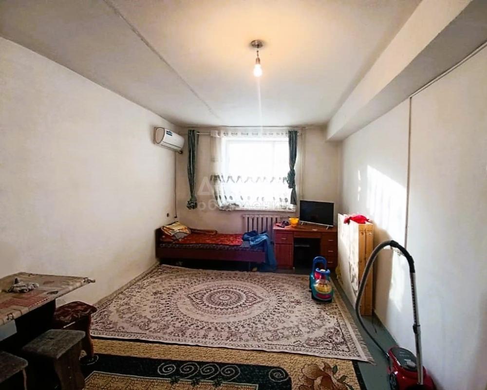 Продаю 1-комнатную квартиру, 36кв. м., этаж - 2/5, ул. Лермонтова - Кольбаева.