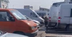 Жители города Кара-Балта жалуются на стихийную парковку на улице Труда