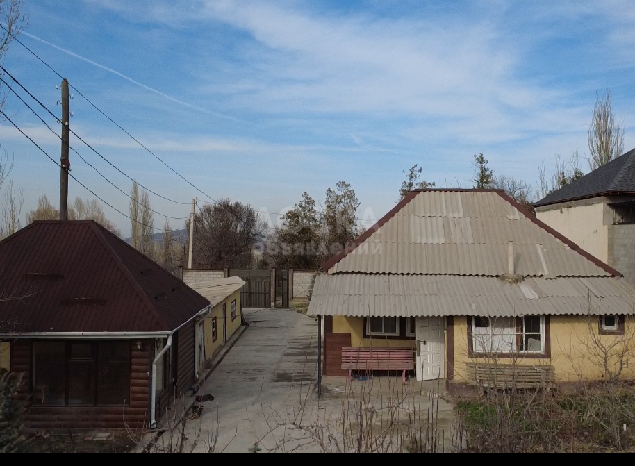 Продаю дом 4-ком. 80кв. м., этаж-1, 12-сот., стена саман, Срочно продается шикарный участок в селе Кашка-Суу.