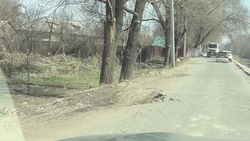 Житель жалуется, что состояние дороги на улице Окраинная вдоль БЧК ухудшилась еще больше