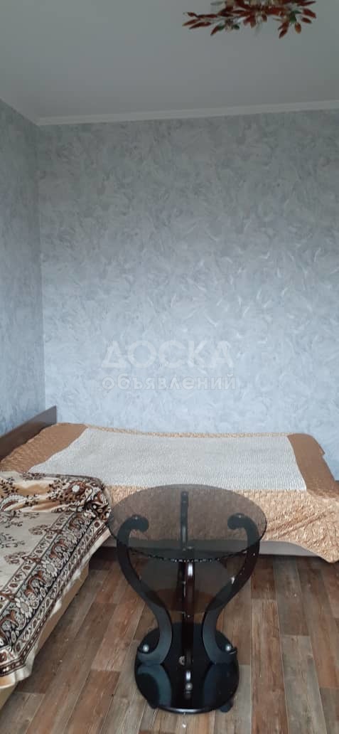 Сдаю 1-комнатную квартиру, 40кв. м., этаж - 7/9, Шопокова, дом 35, между Московской и Боконбаева.