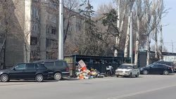 Мусор на улице Ауэзова вывозят ежедневно, - МП «Тазалык»