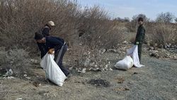 Мусор на берегу Иссык-Куля убран. Видео главы айыл окмоту