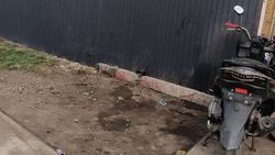 Работника мотосервиса на проспекте Жибек Жолу оштрафовали за загрязнение прилегающей территории