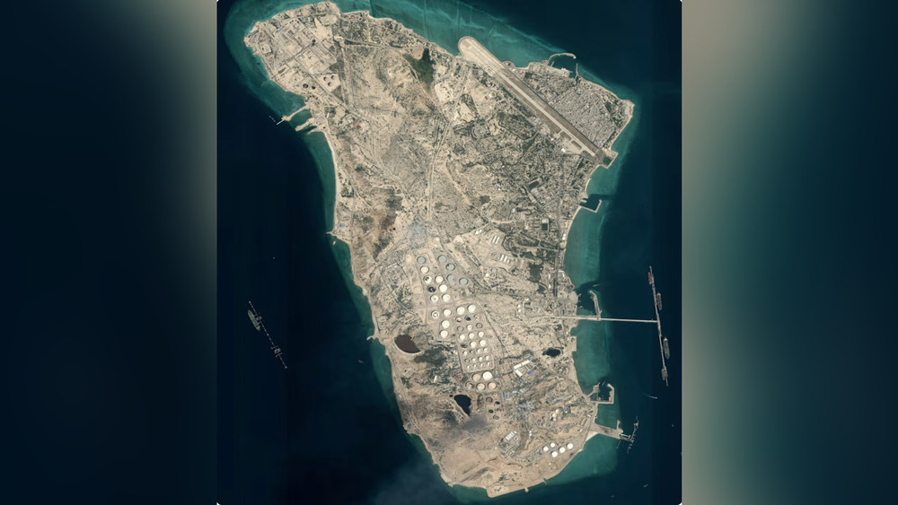 На спутниковом снимке изображен иранский остров Харг 11 марта 2026 года, до нанесения американских ударов по острову.