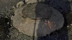 Открытый люк возле музыкальной школы им. Шералиева закрыли