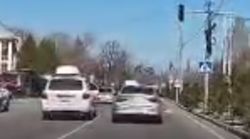 Машина проехала на красный на зебре по улице Малдыбаева