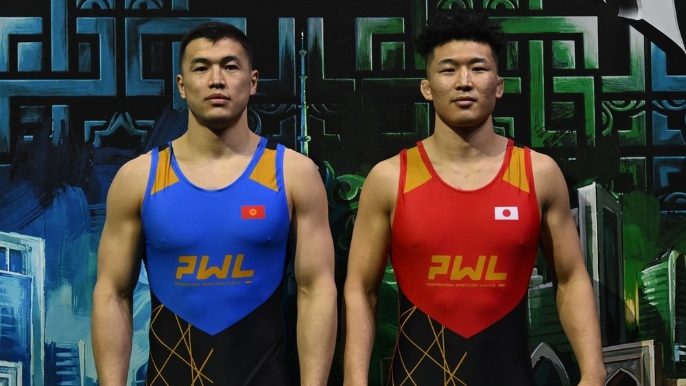 Акжол Махмудов и Нао Кусака