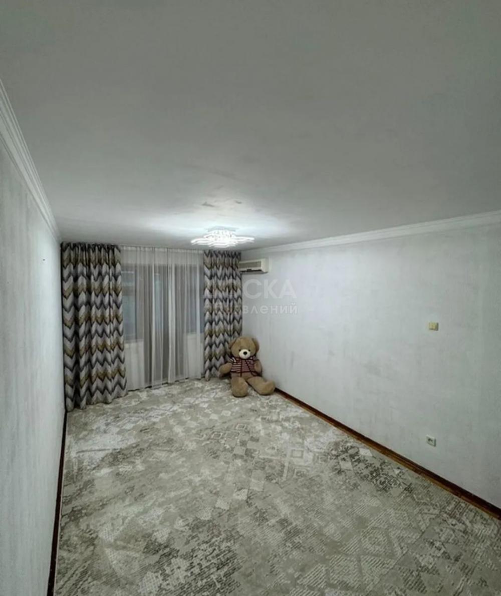 Сдаю 1-комнатную квартиру, 34кв. м., этаж - 5/5, 10мкр.