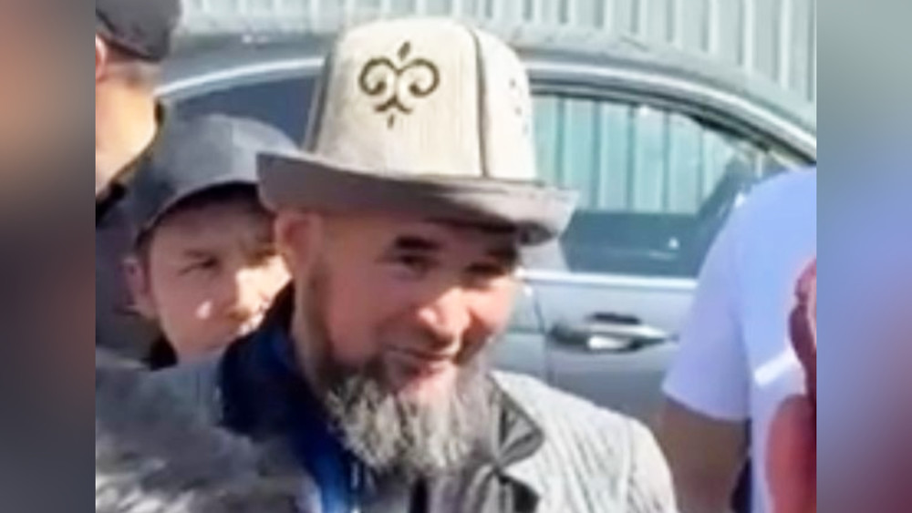 Заслуженный тренер КР Руслан Атакеев