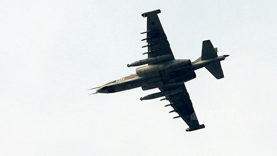 Российский Су-25 в небе над Кантом