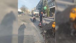 При ремонте дороги на улице Боконбаева не было видимых для водителей знаков, - горожанин При ремонте дороги на улице Боконбаева не было видимых для водителей знаков, - горожанин