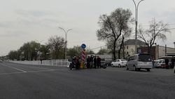 Скутерист попал в ДТП на пересечении Дэн Сяопина и Оттукского переулка