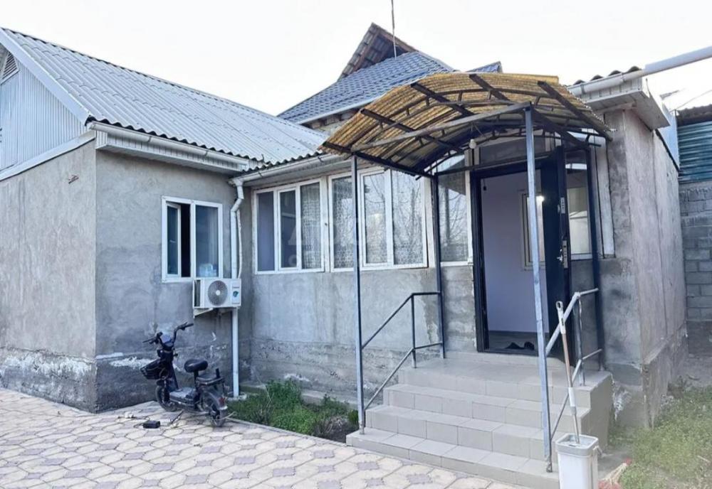 Сдаю 4-комнатную квартиру, 90кв. м., этаж - 1/1, келечек.