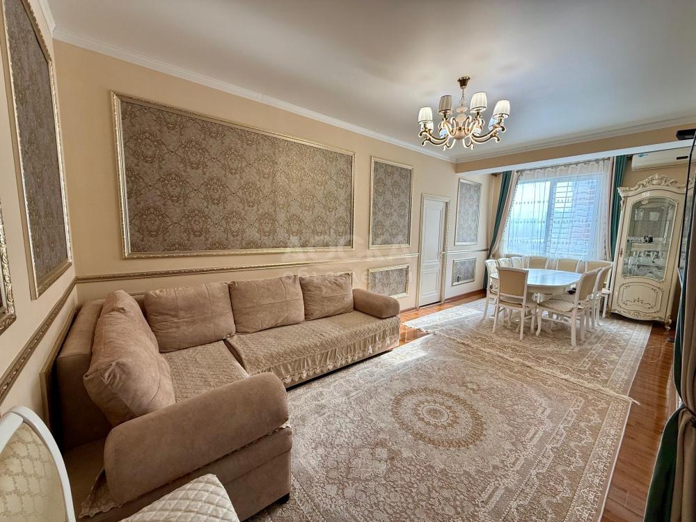 Продаю 4-комнатную квартиру, 116кв. м., этаж - 8/9, Чынгыза Айтматова/Магистраль.