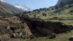 В ущелье Аламедин разрыли огромную траншею. Что собираются строить?