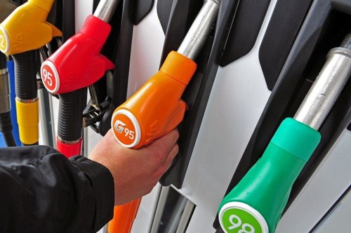 Цены на ГСМ в январе-феврале снизились на 1,9% после декабрьских скидок российских НПЗ, - Минэкономики