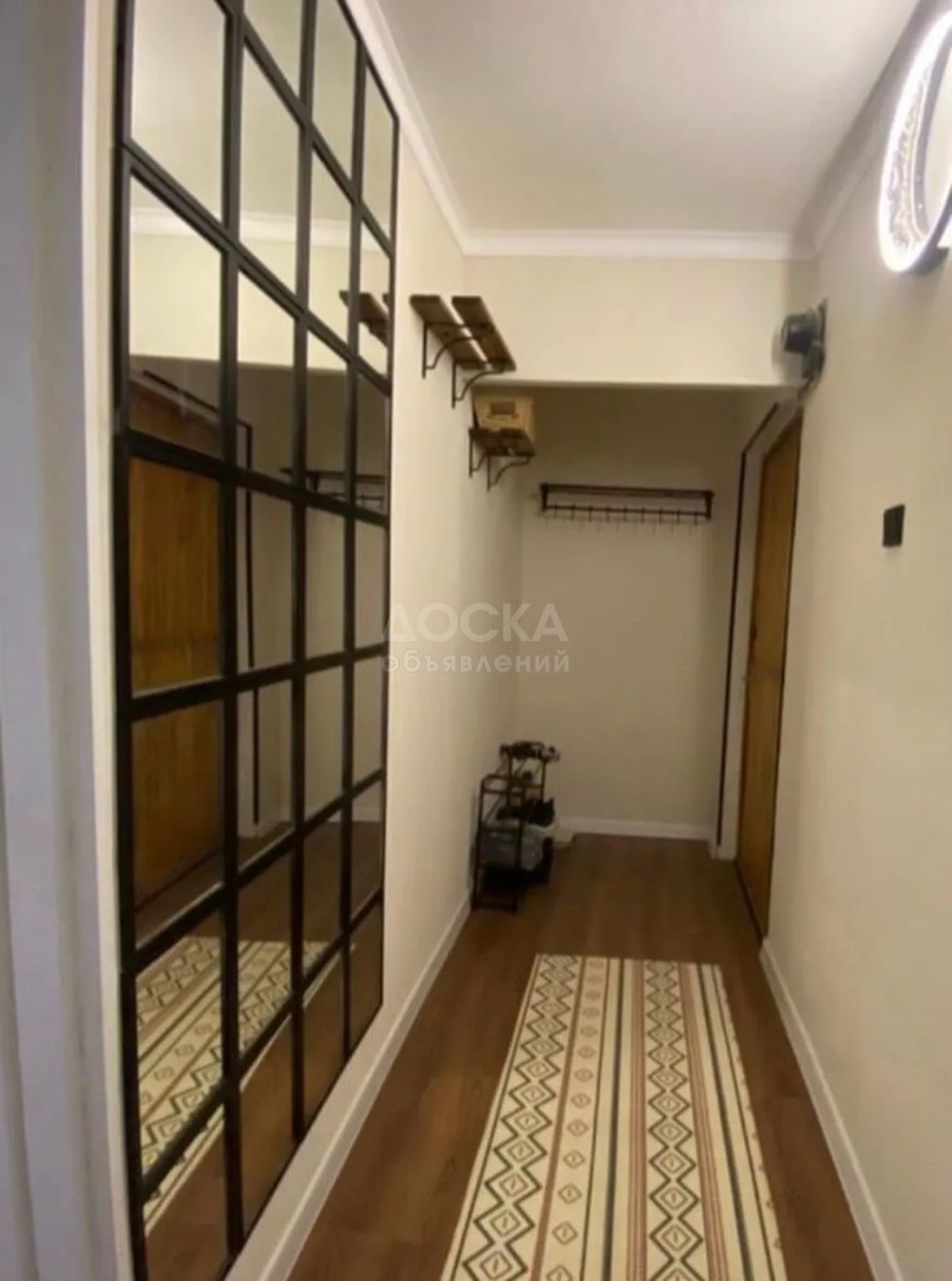 Сдаю 1-комнатную квартиру, 35кв. м., этаж - 2/4, 8 мкр.