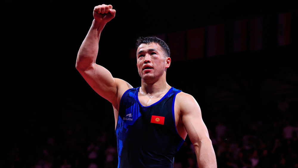 Акжол Махмудов